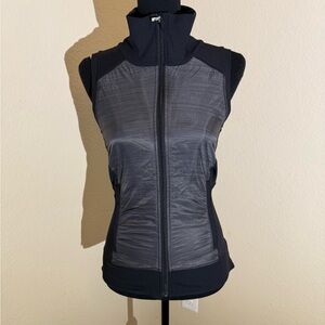 Alo Women's Black and Gray Vest